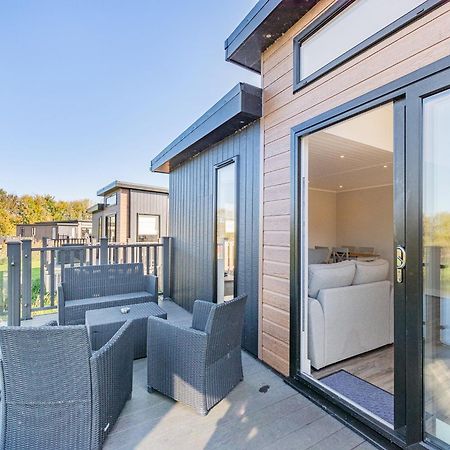 Waterside Hambleton Lakeside Lodges Poulton-le-Fylde Exterior foto