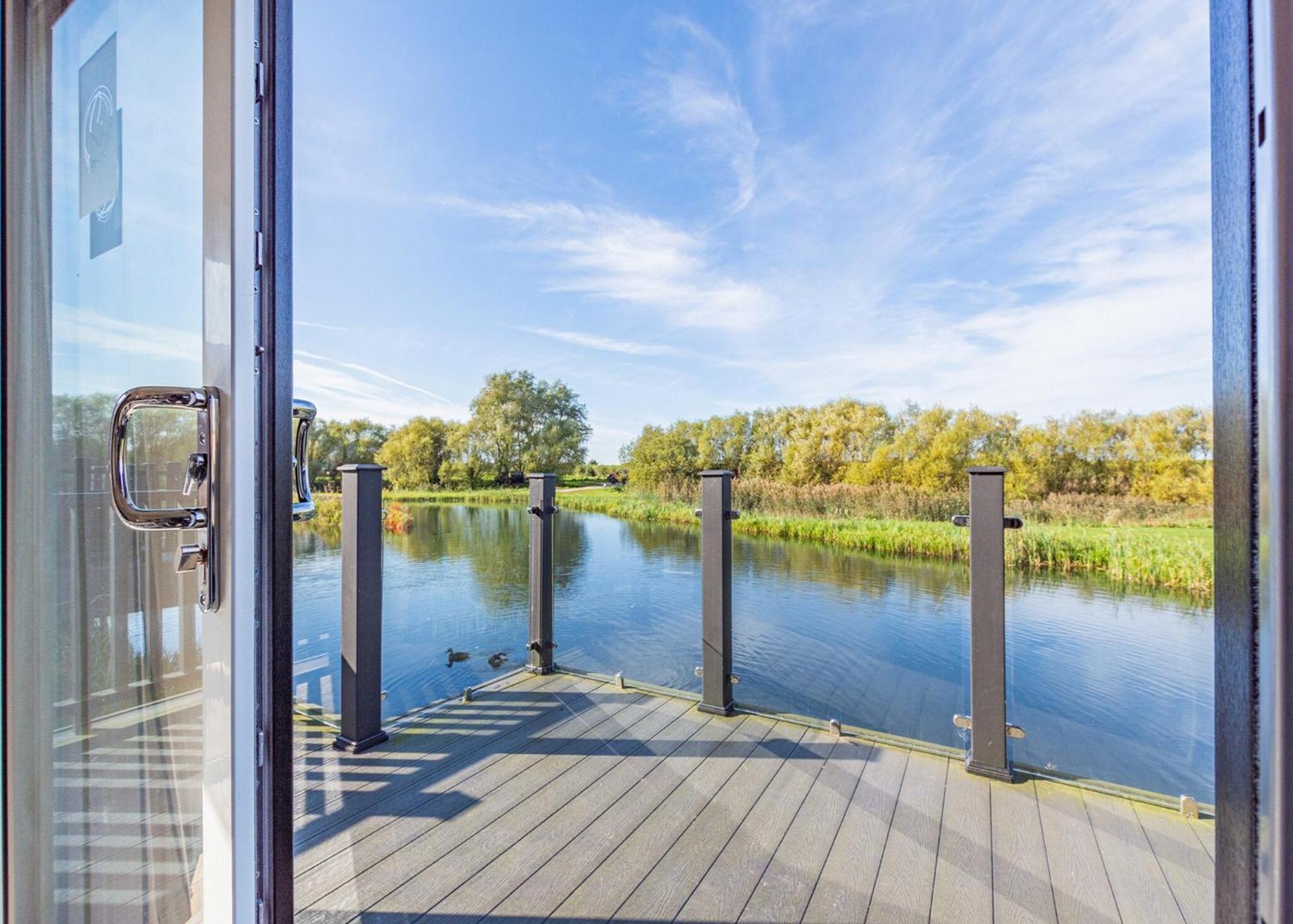Waterside Hambleton Lakeside Lodges Poulton-le-Fylde Exterior foto