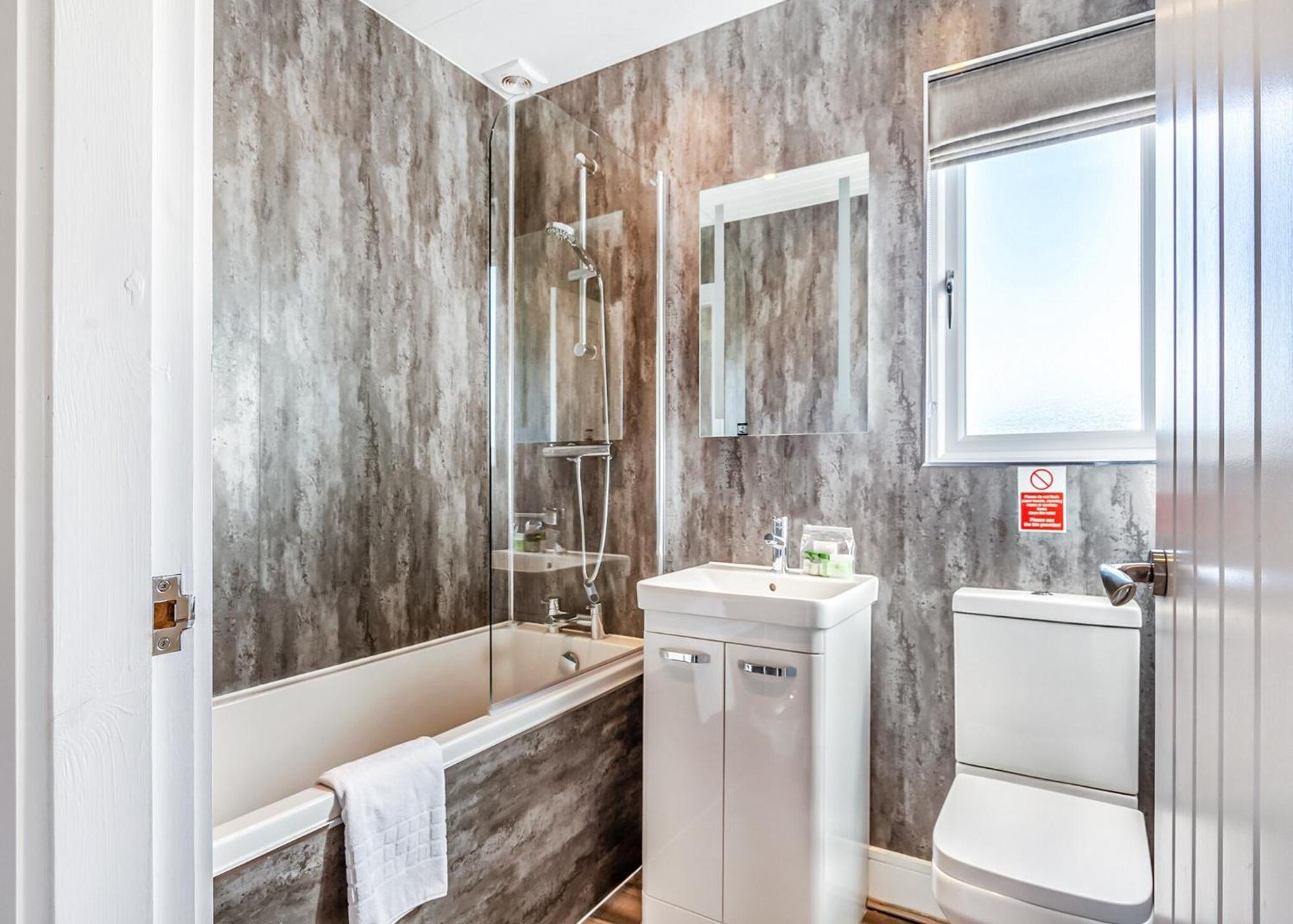 Waterside Hambleton Lakeside Lodges Poulton-le-Fylde Zimmer foto
